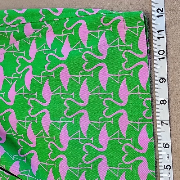 Macbeth Collection by Margaret Josephs Green Flamingo Shorts Size Medium NWOT - Picture 11 of 15